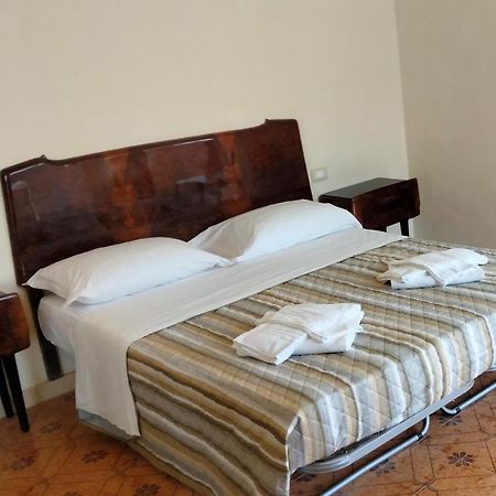 Attico Sulla Bouganville Corinaldo Buitenkant foto